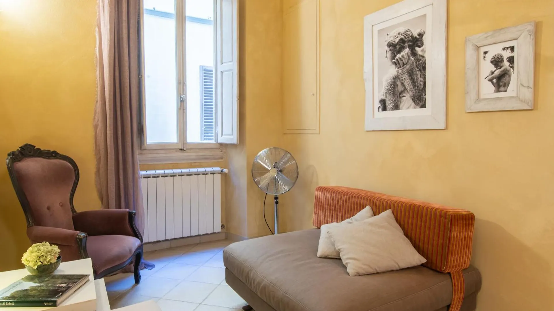 Cozy Hideaway In The City Center Florencia Italia